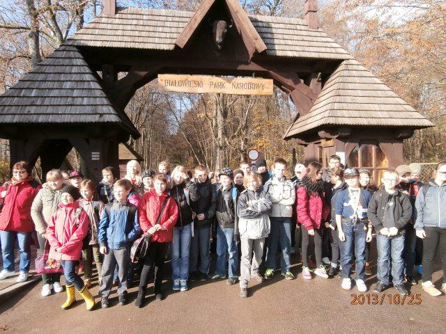 25.10.2013_WYCIECZKA DO BIAŁOWIEŻY10.JPG